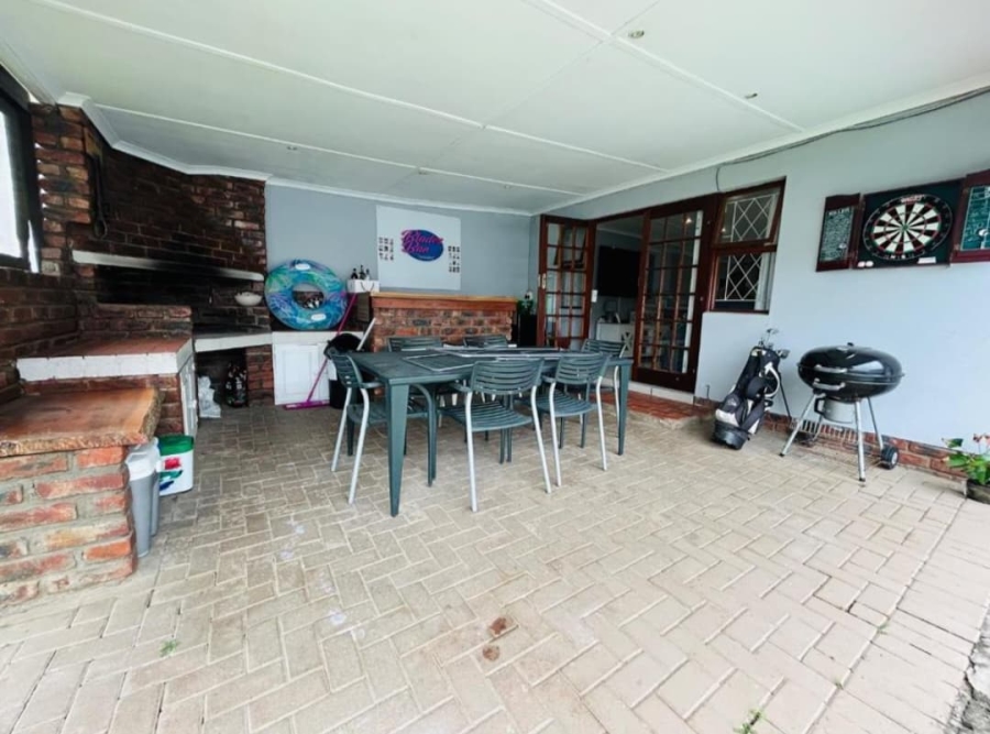 4 Bedroom Property for Sale in Dorchester Heights Eastern Cape
